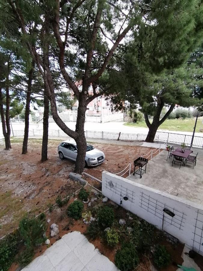 Apartment Borovi With Terrace And Parking Podaca Exterior photo